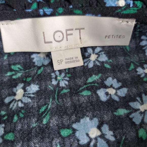 LOFT Blue floral Shirt Size SP - Picture 5 of 5